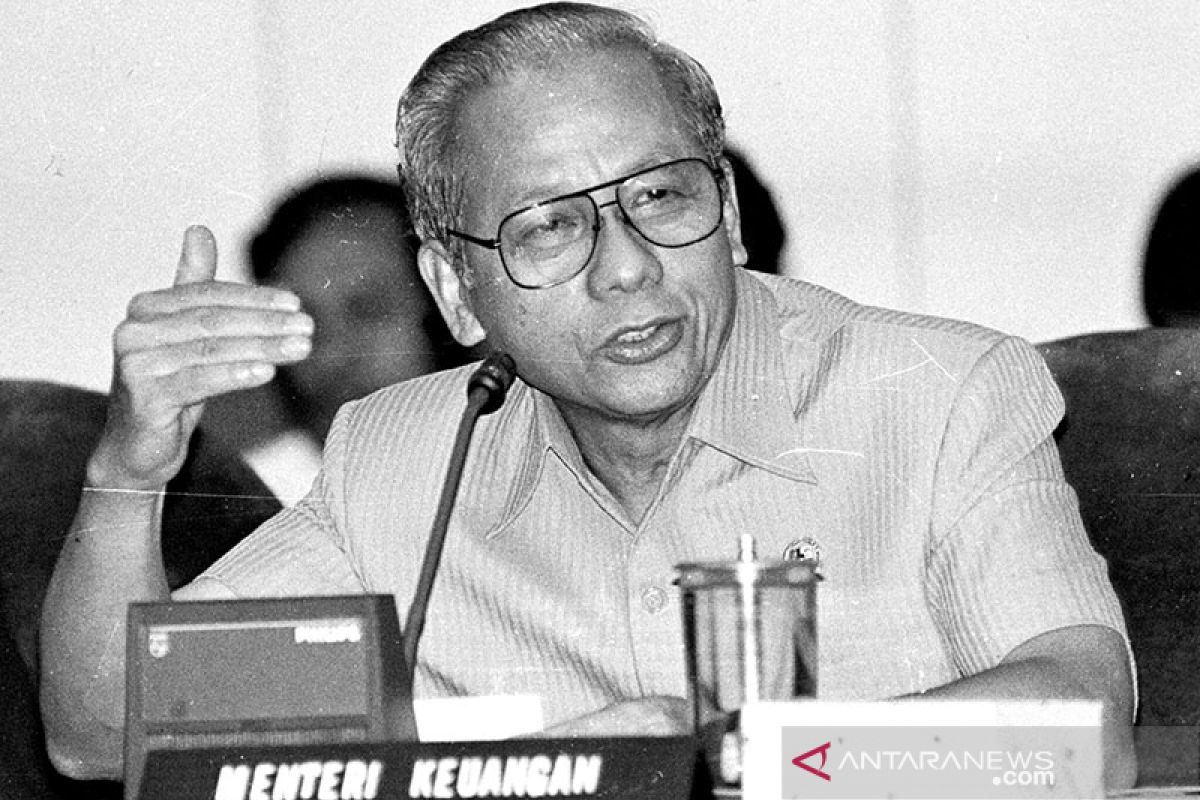 Mantan Menkeu JB Sumarlin meninggal dunia di usia 87 tahun