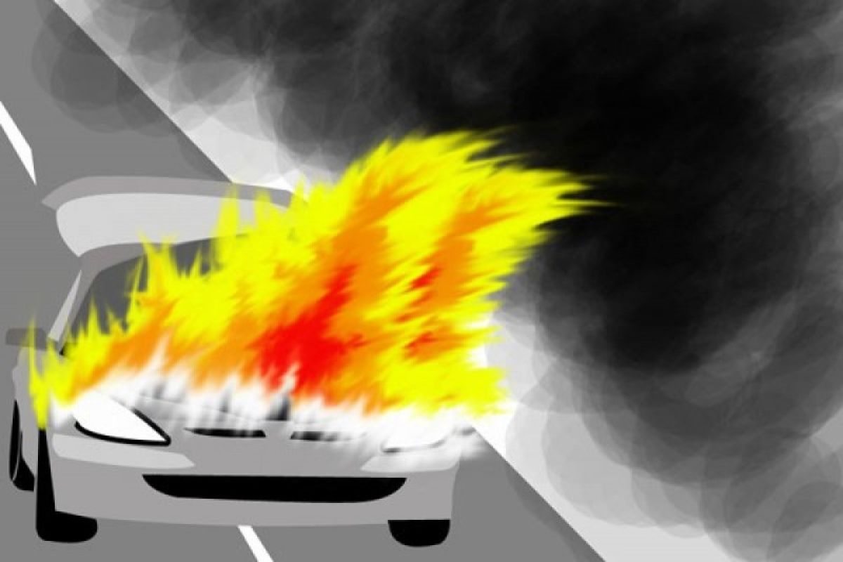 Sejumlah kemungkinan penyebab mobil terbakar saat tabrakan