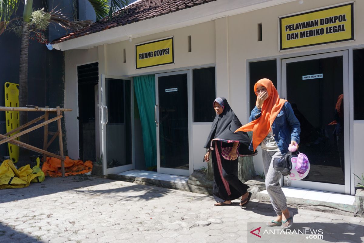 Mayat dibungkus karung plastik dan goni  di Senggigi diperkirakan berusia 17 tahun