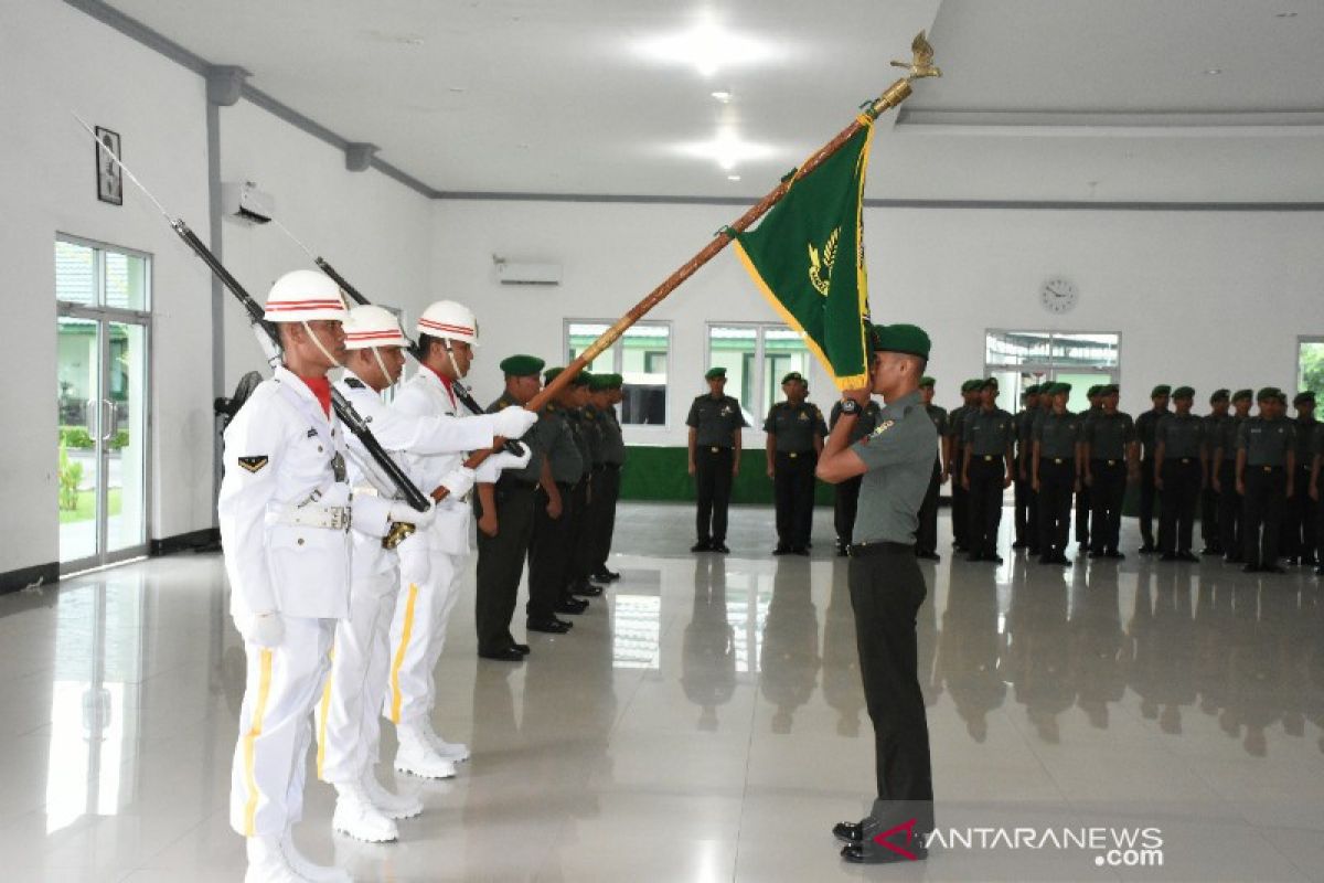 Makorem 023/KS gelar tradisi satuan sambut anggota yang baru