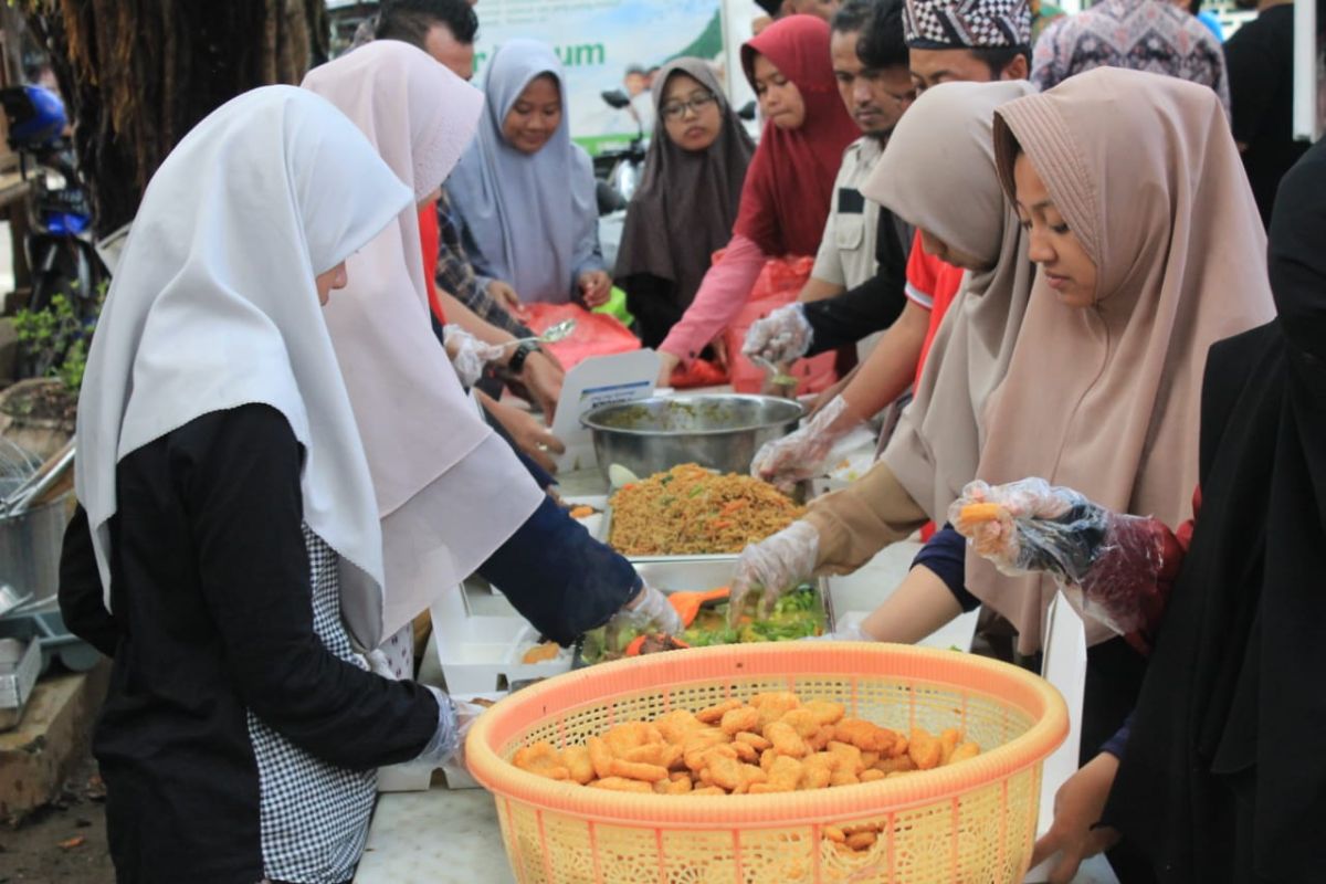 ACT berikan layanan makan gratis peziarah Gus Sholah