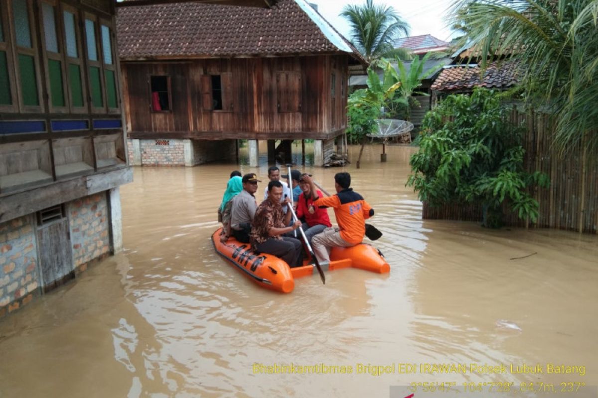 Ratusan rumah warga  di Kabupaten OKU dilanda bencana banjir