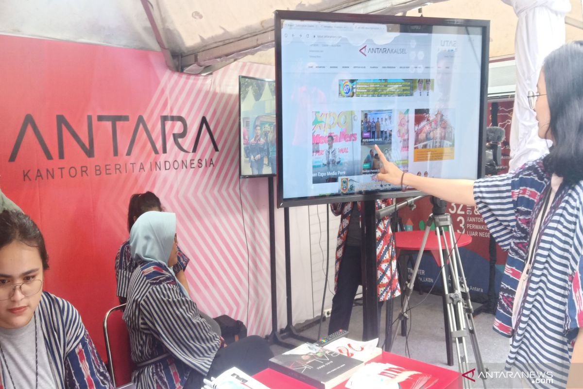 Booth ANTARA diramaikan lomba presenter TV