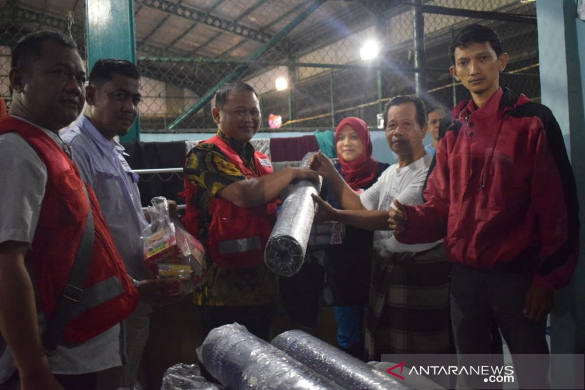 PMI salurkan paket bantuan untuk korban banjir di Kota Tangerang