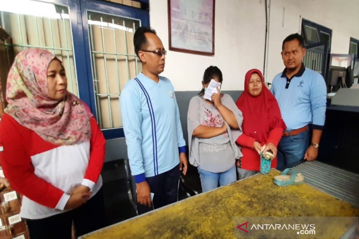 Bawa sabu dalam sandal, seorang pengunjung wanita ditangkap di Rutan