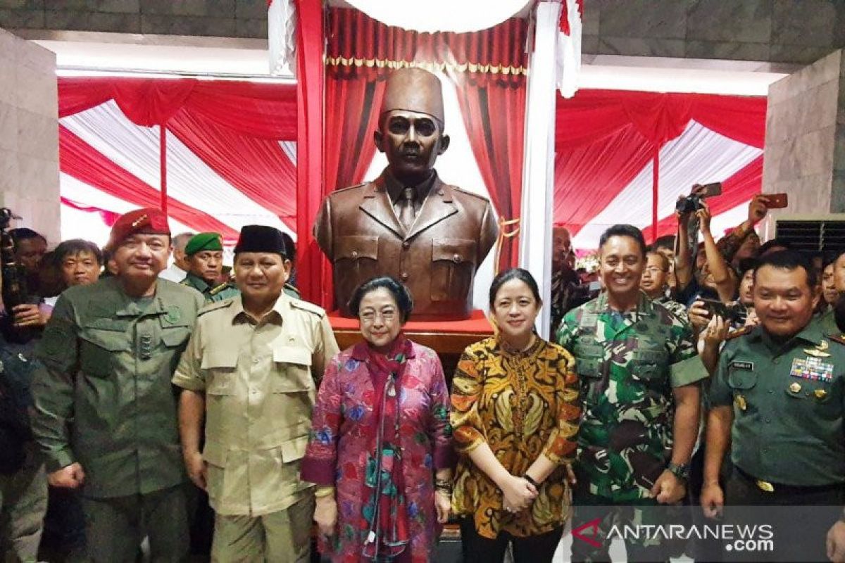 Megawati dan Prabowo turut hadiri peresmian Patung Soekarno di Akademi Militer