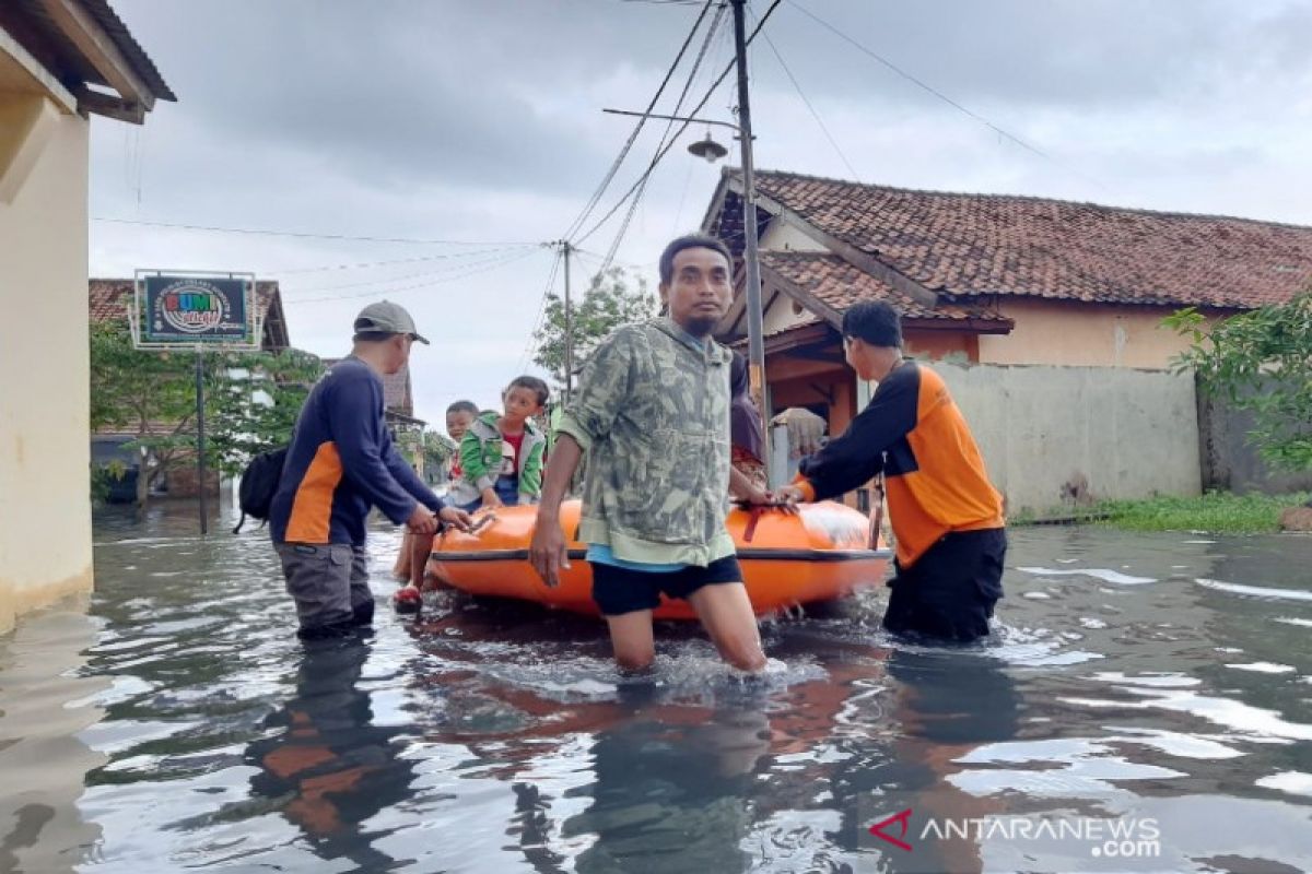 Batang dan Pekalongan banjir, 267 mengungsi