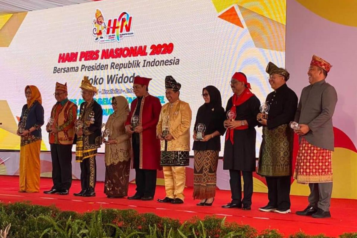 Wali Kota Ambon terima anugrah kebudayaan PWI di puncak HPN 2020