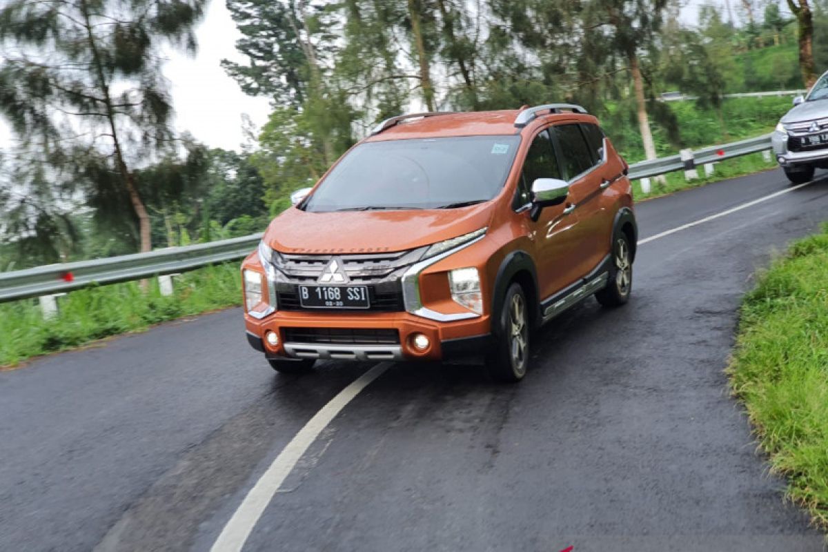 Menjajal ketangguhan mobil Xpander Cross di penanjakan Bromo