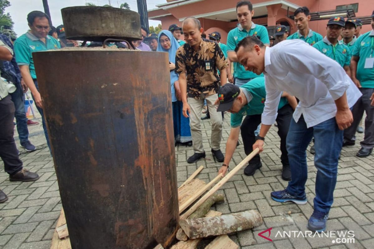 PTPN V dorong optimalisasi limbah sawit jadi arang briket sumber energi