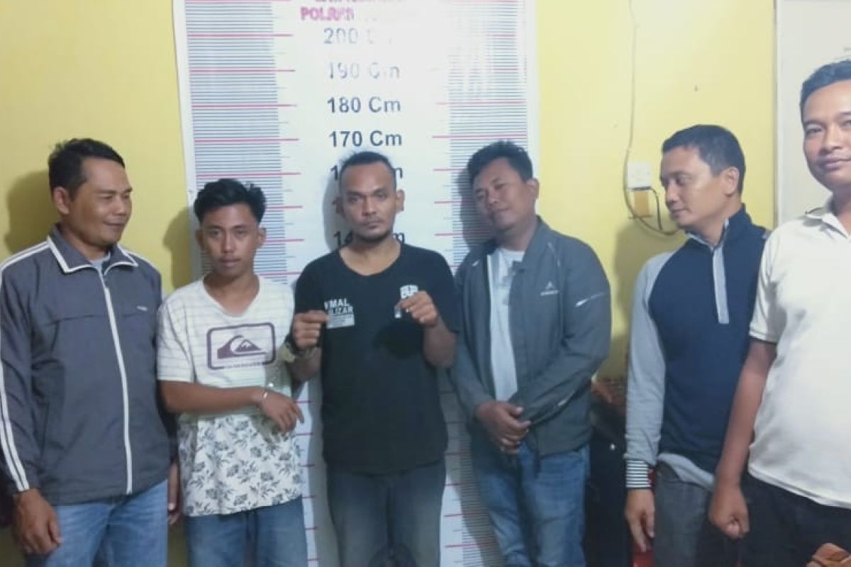 Polisi Secanggang Langkat ringkus dua warga miliki narkotika