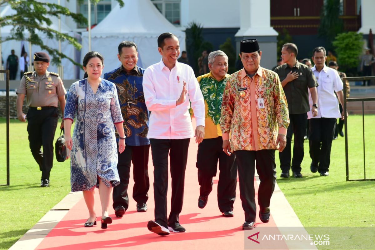 Jokowi: Negara butuh perspektif jernih insan pers untuk lawan hoaks