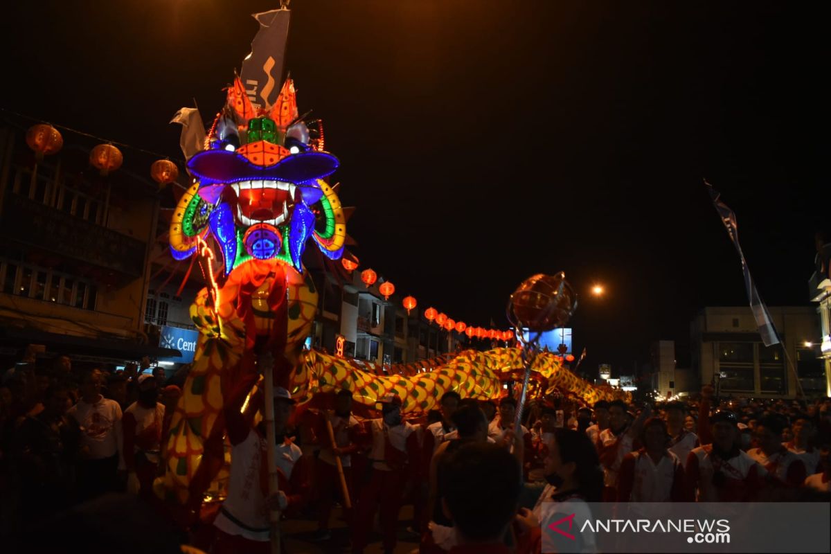 Ribuan warga Pontianak terpukau dengan atraksi 