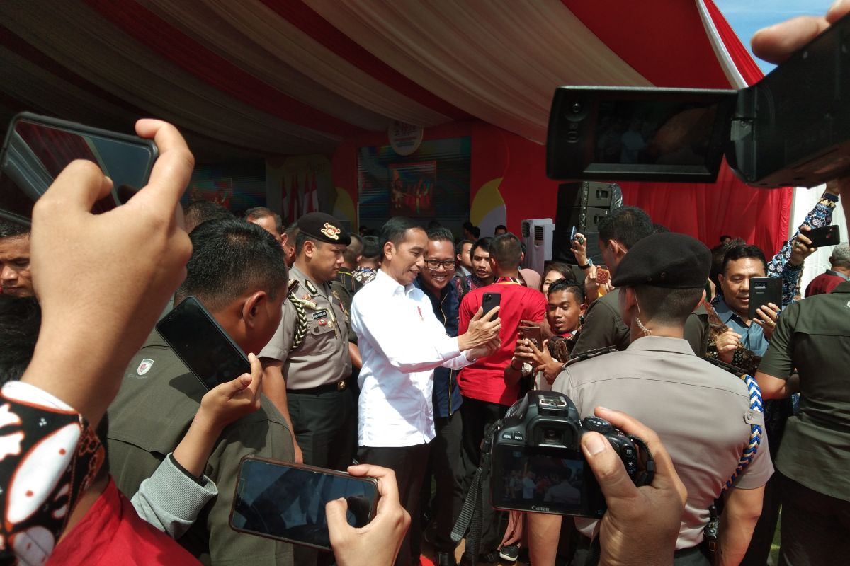 Jokowi jadi buruan selfie jurnalis se Indonesia