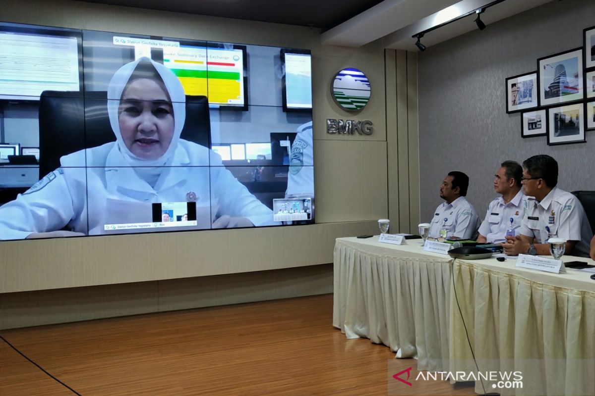 BMKG mengingatkan untuk waspada banjir-longsor dampak puncak musim hujan