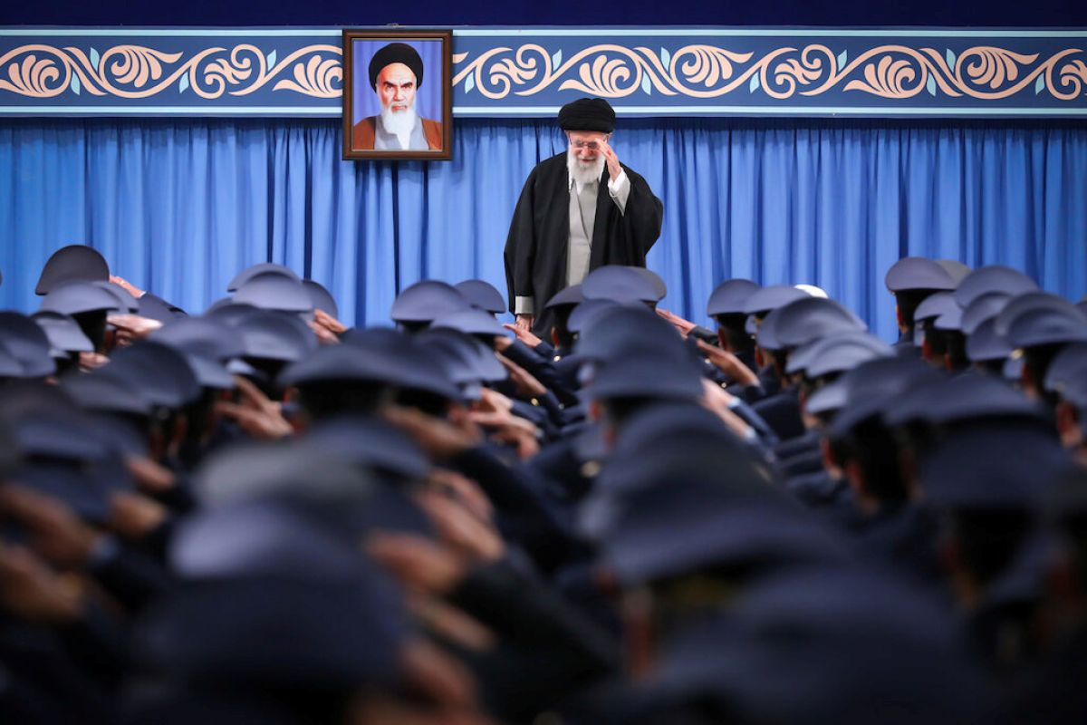 Khamenei tegaskan Iran berhenti kembangkan nuklir Jika AS cabut sanksi