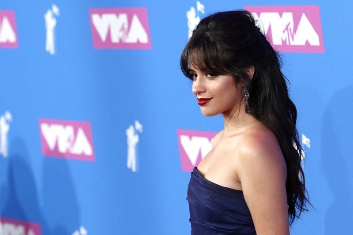 Camila Cabello berperan sebagai Cinderella di film perdananya