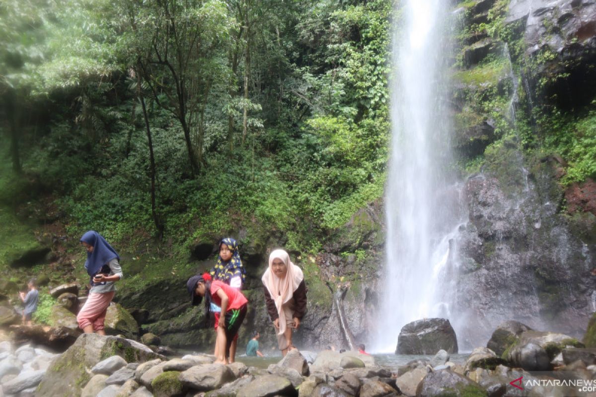 Tingkatkan ekonomi warga, Padang Pariaman kembangkan objek wisata air terjun Duo Bidadari