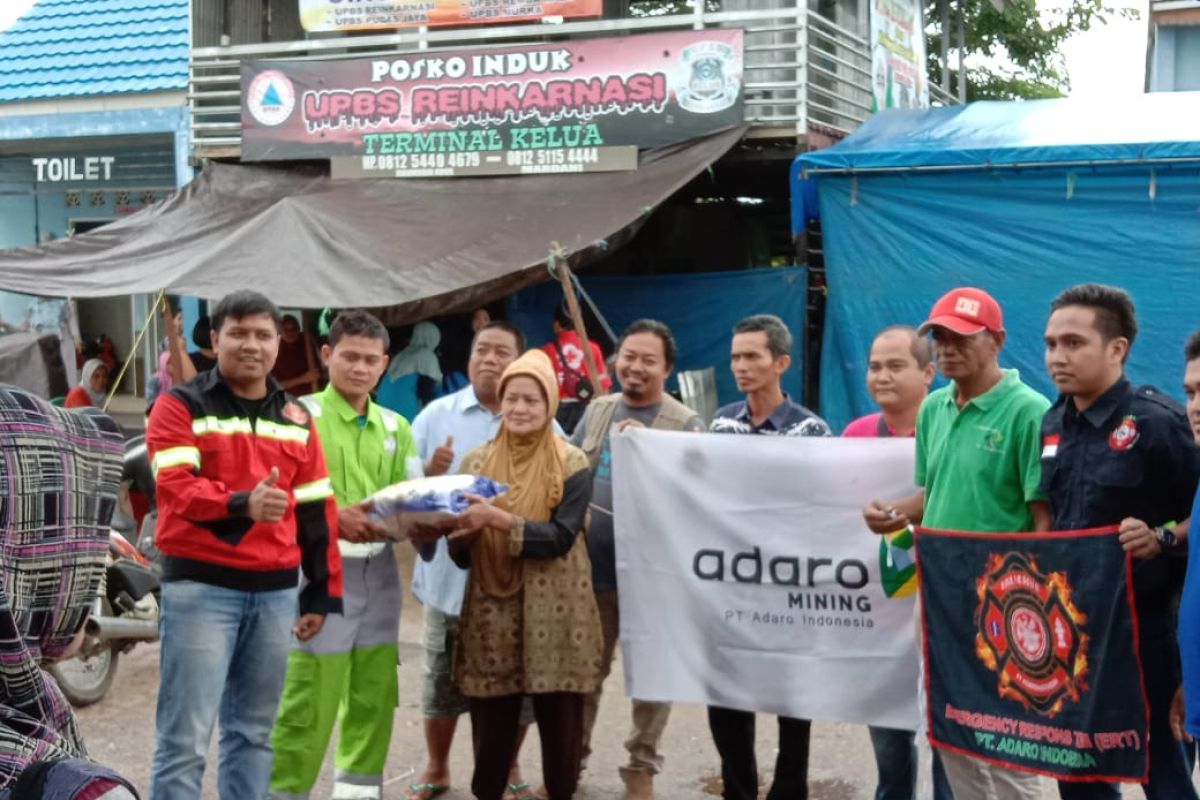 Adaro  distribusikan bantuan korban banjir