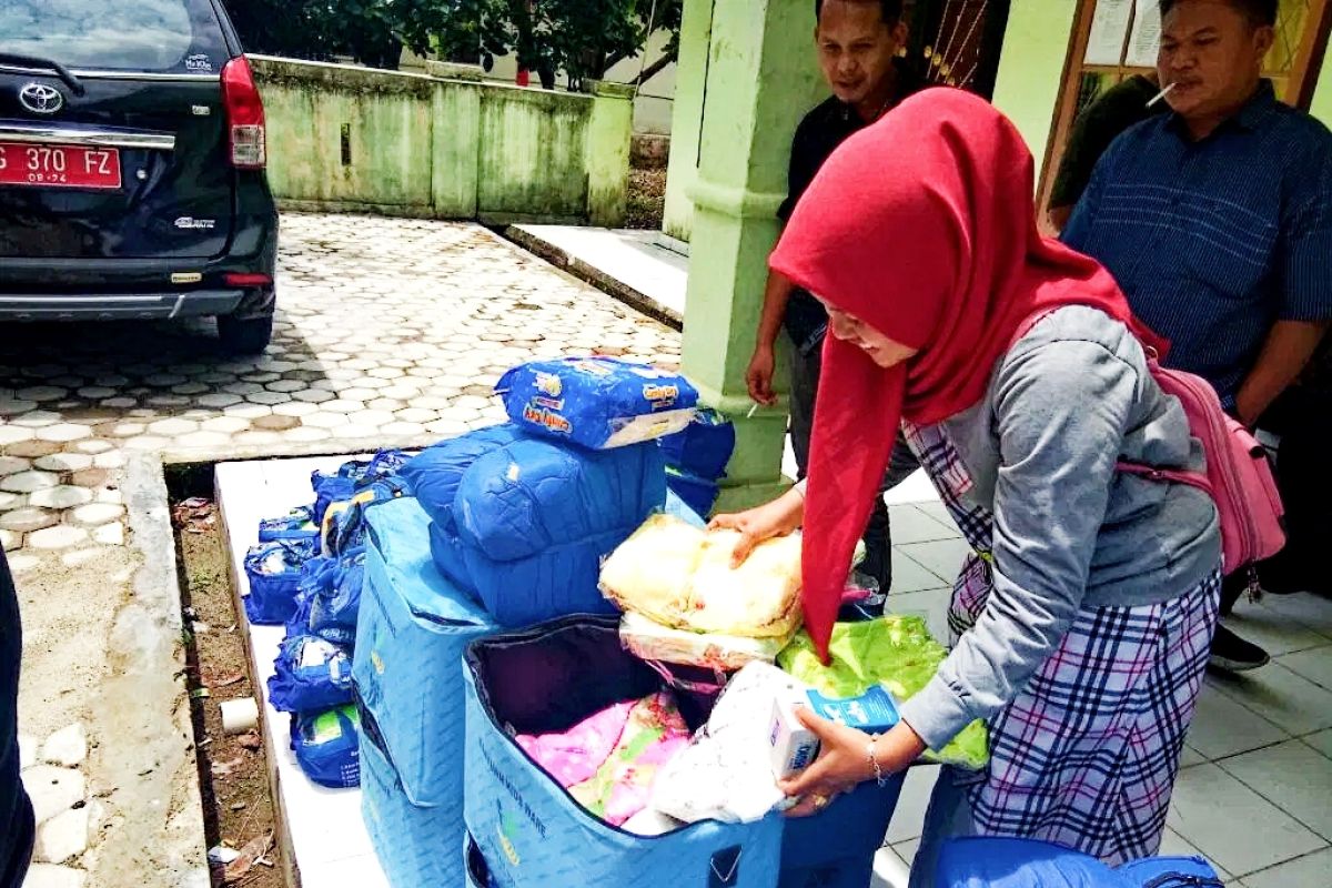 Dinas Sosial Ogan Komering Ulu salurkan bantuan  korban banjir