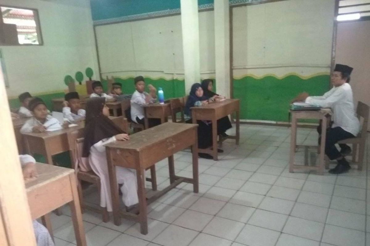 Pemprov Banten diminta alokasikan dana pendidikan untuk  MDA Lebak