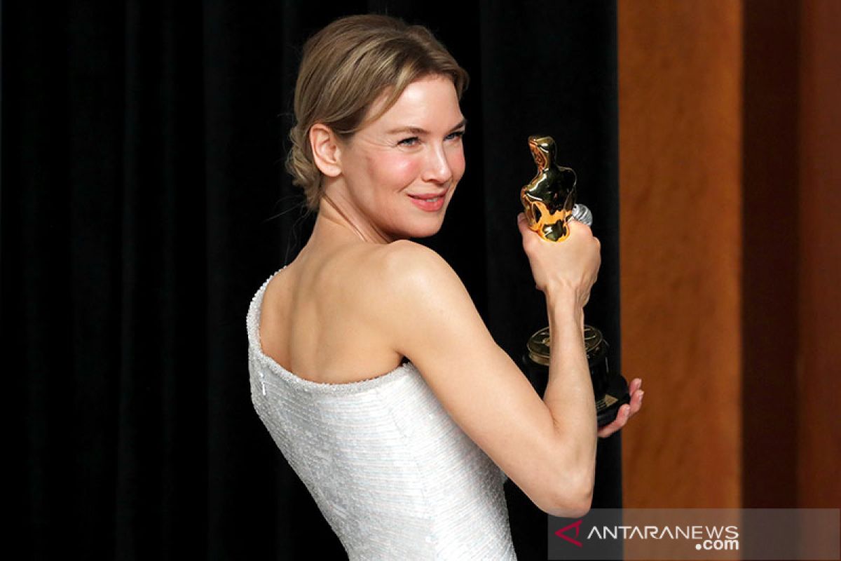 Renee Zellweger raih Aktris Terbaik Oscar 2020 untuk "Judy"