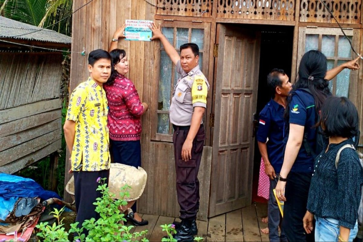 Rumah penerima bansos di Bartim dipasangi stiker