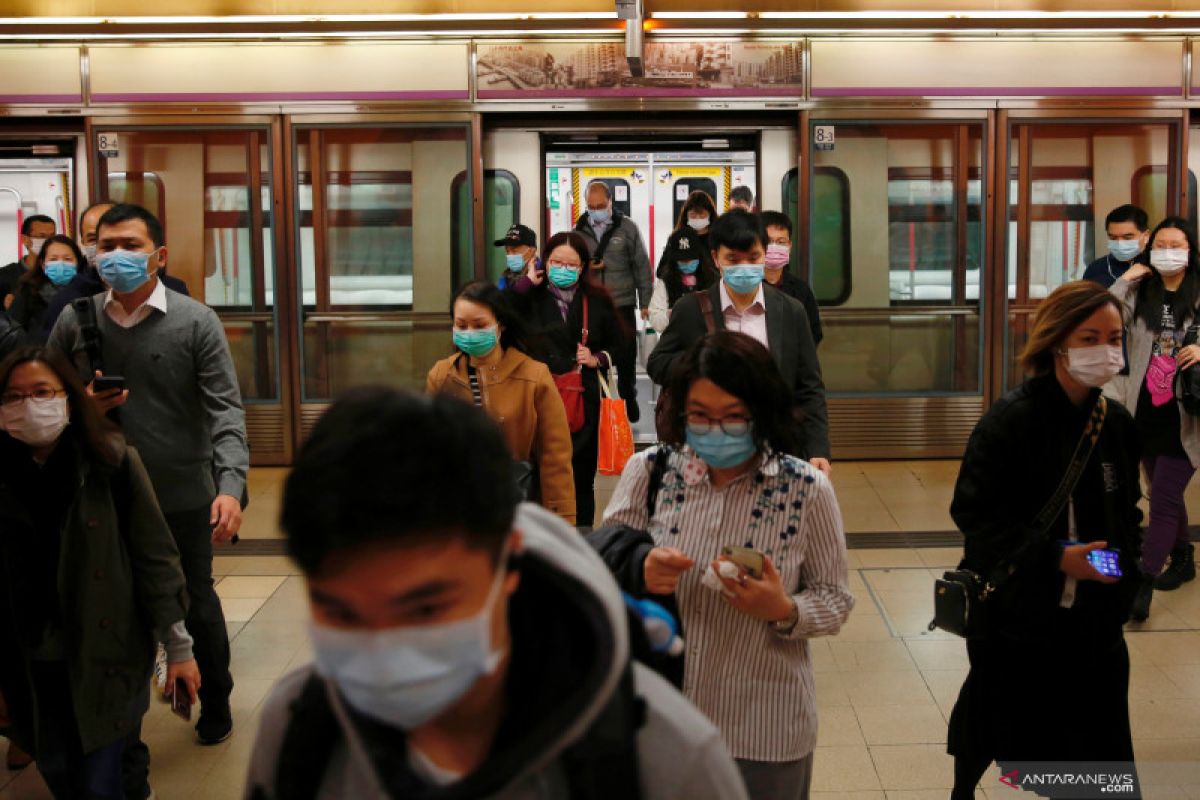 Polisi Hong Kong tertular virus corona, dikhawatirkan menjalar