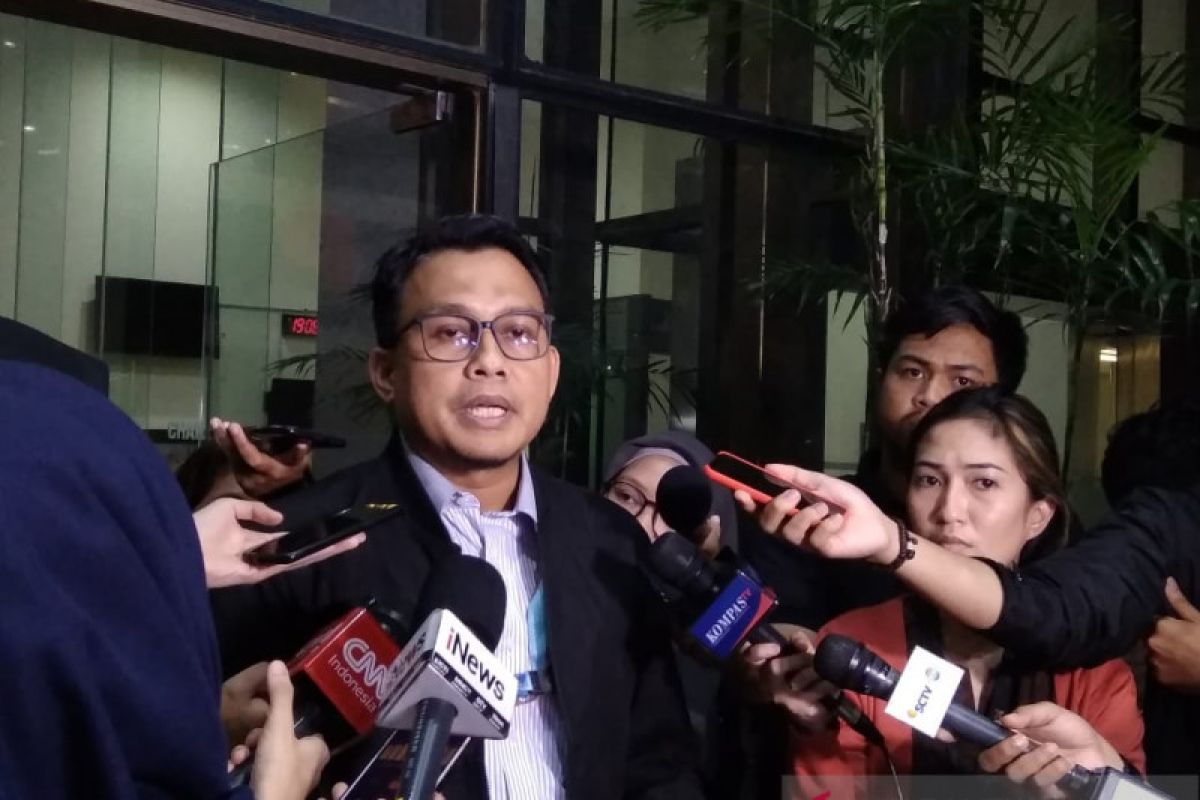 KPK panggil mantan pejabat Kemenag saksi korupsi proyek