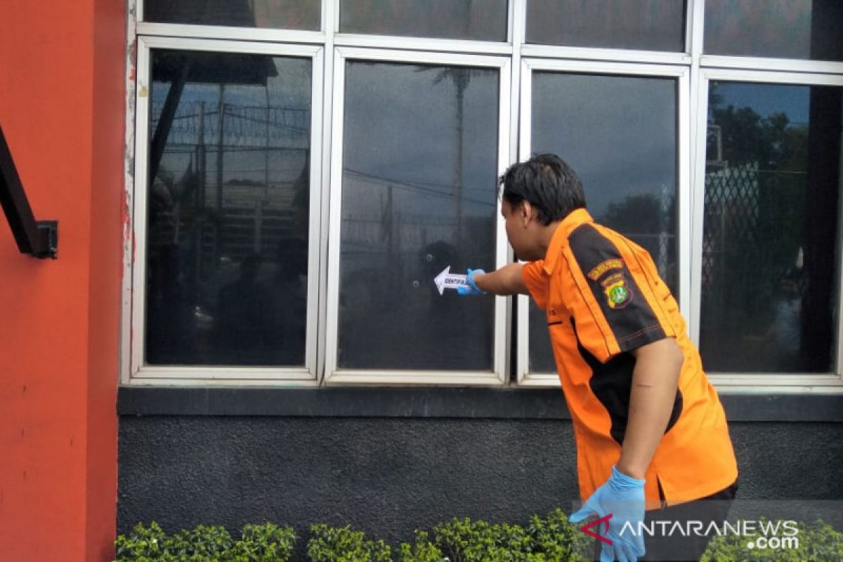 Peluru yang ditembakan ke Rutan Cipinang berbahan plastik