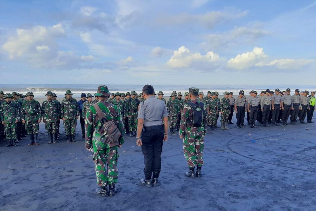 Seorang anggota TNI  meninggal karena terseret arus sungai