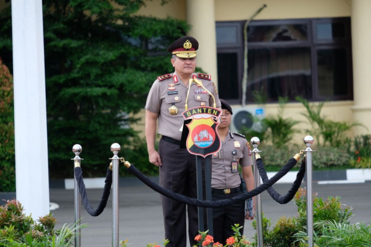 Desersi, Polda Banten memberhentikan delapan oknum anggota Polri