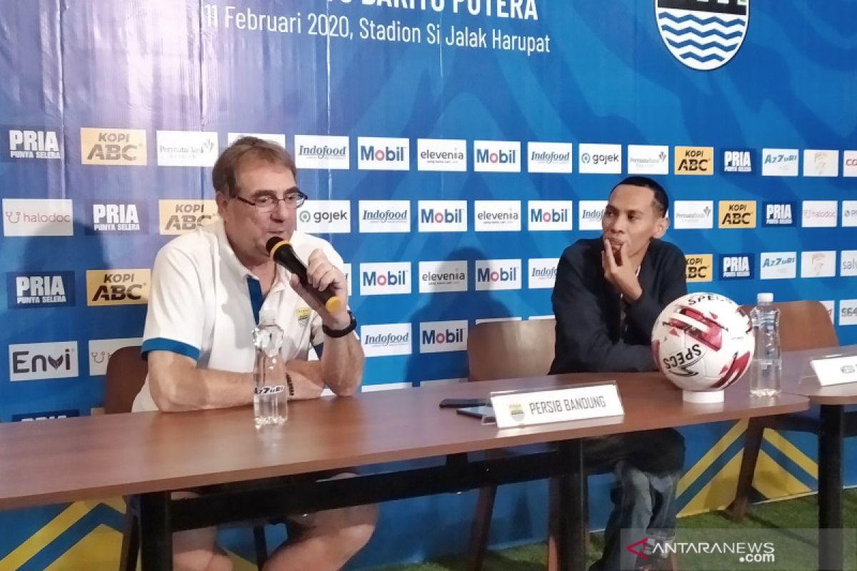 Persib menyiapkan tiga bek hadapi Barito Putera dalam laga persahabatan