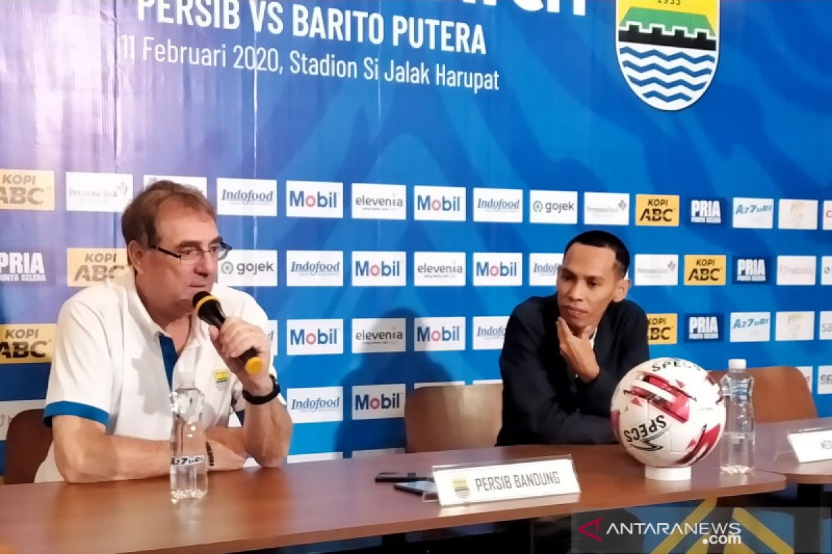 Pelatih Persib: Kami tak akan lepas pemain ke timnas di luar kalender FIFA