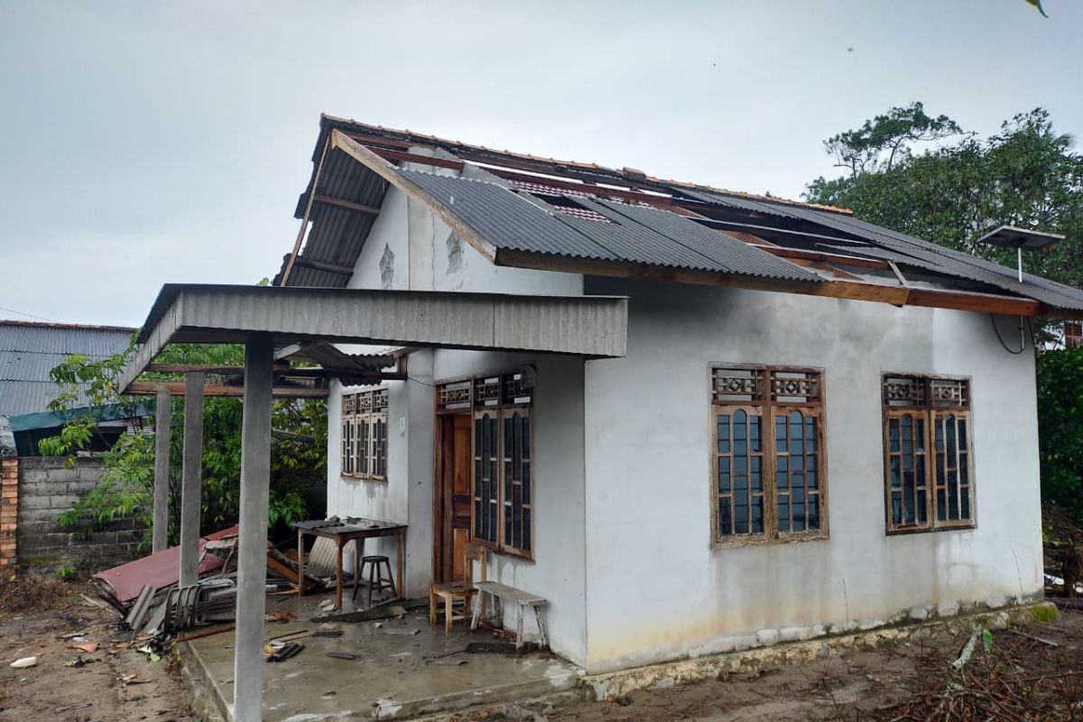 BPBD Bangka catat 14 rumah warga rusak akibat puting beliung