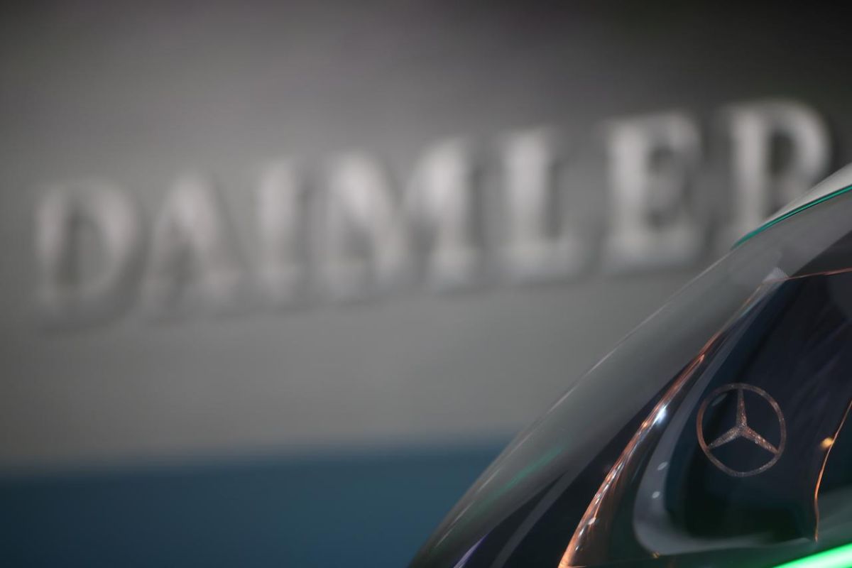 Daimler akan pangkas 15.000 pegawai