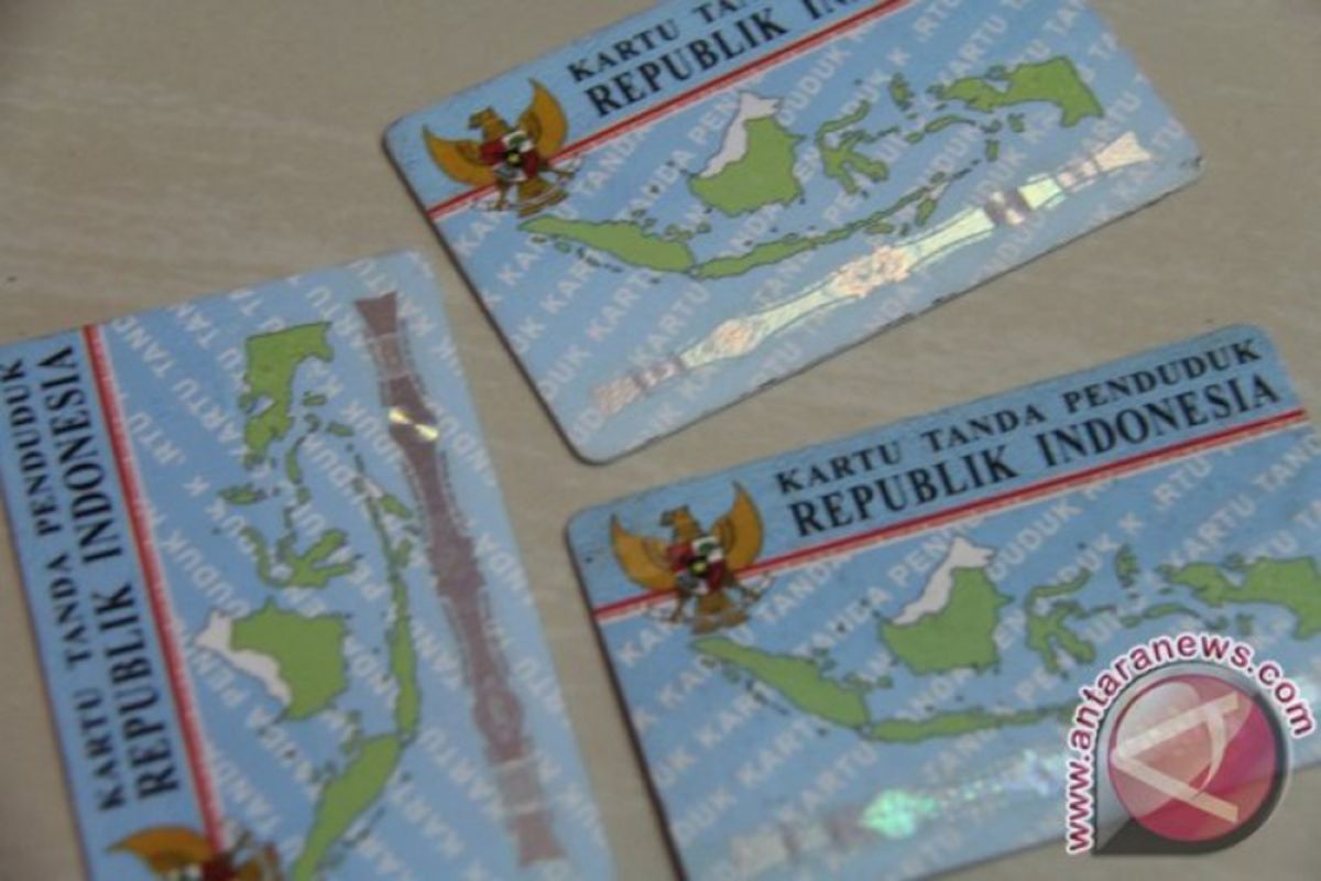 Dispendukcapil Kota Surabaya cetak 25 ribu KTP elektronik dalam lima hari