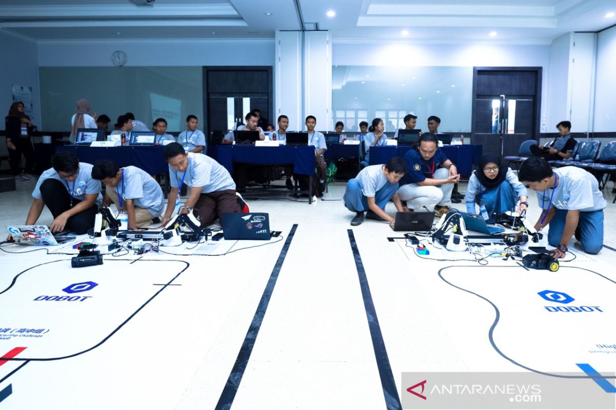 Universitas Pancasila gelar kontes robot lengan