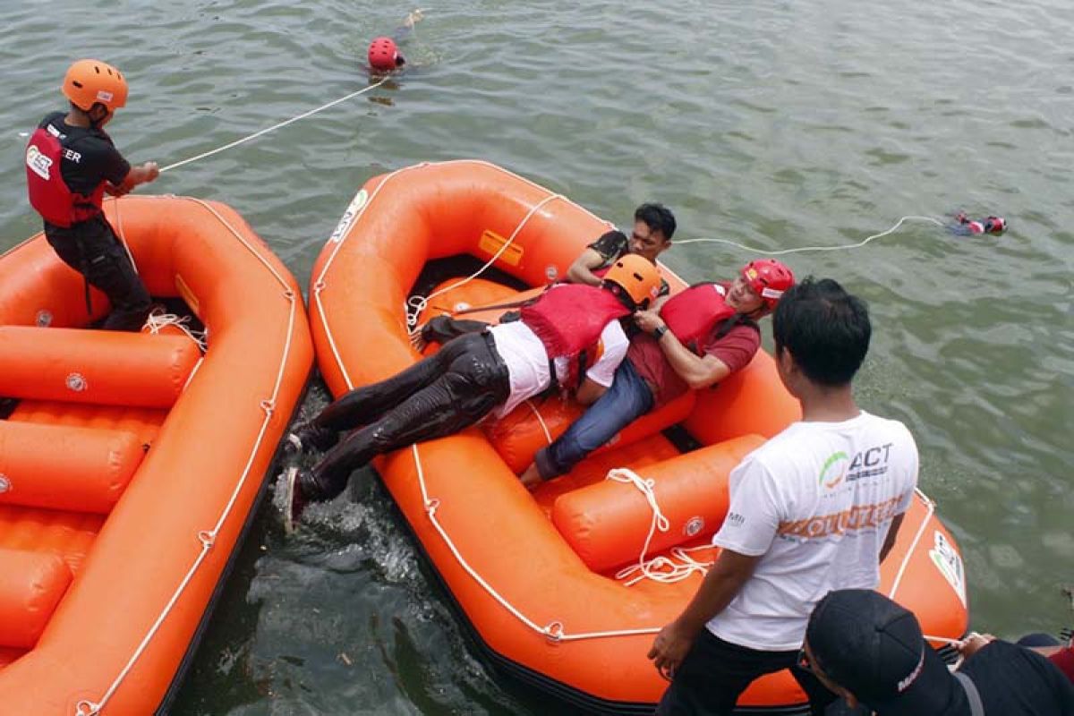 ACT menggelar pelatihan "water rescue" bagi MRI Pekalongan-Banyumas