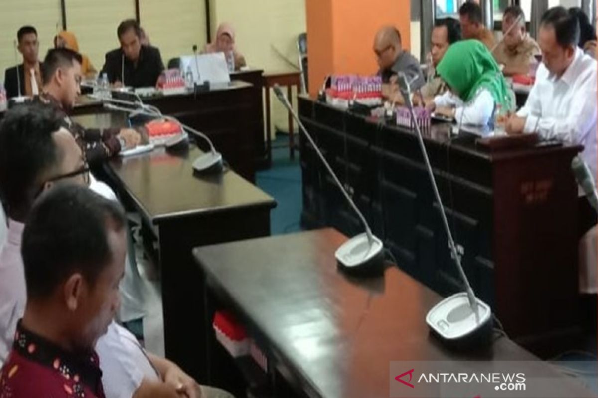 Dewan minta  PT Sawita Karya  penuhi hak karyawan