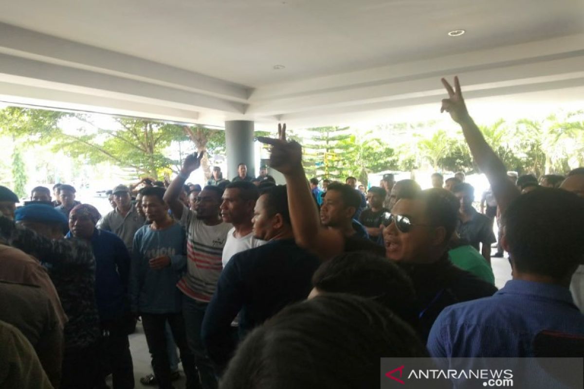 Kubu Mulfachri dan Zulkifli nyaris bentrok pada Kongres PAN