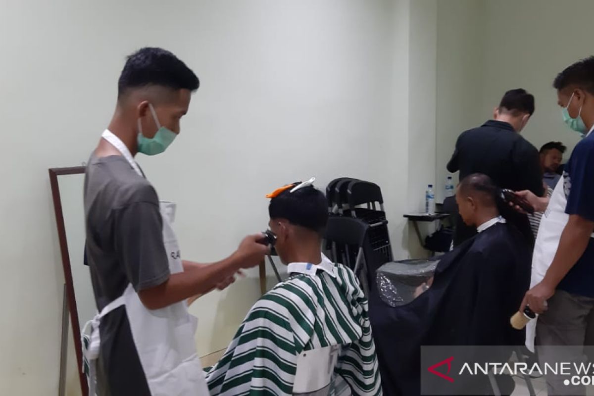 Yayasan Inpirasi Indonesia berdayakan calon pemangkas rambut