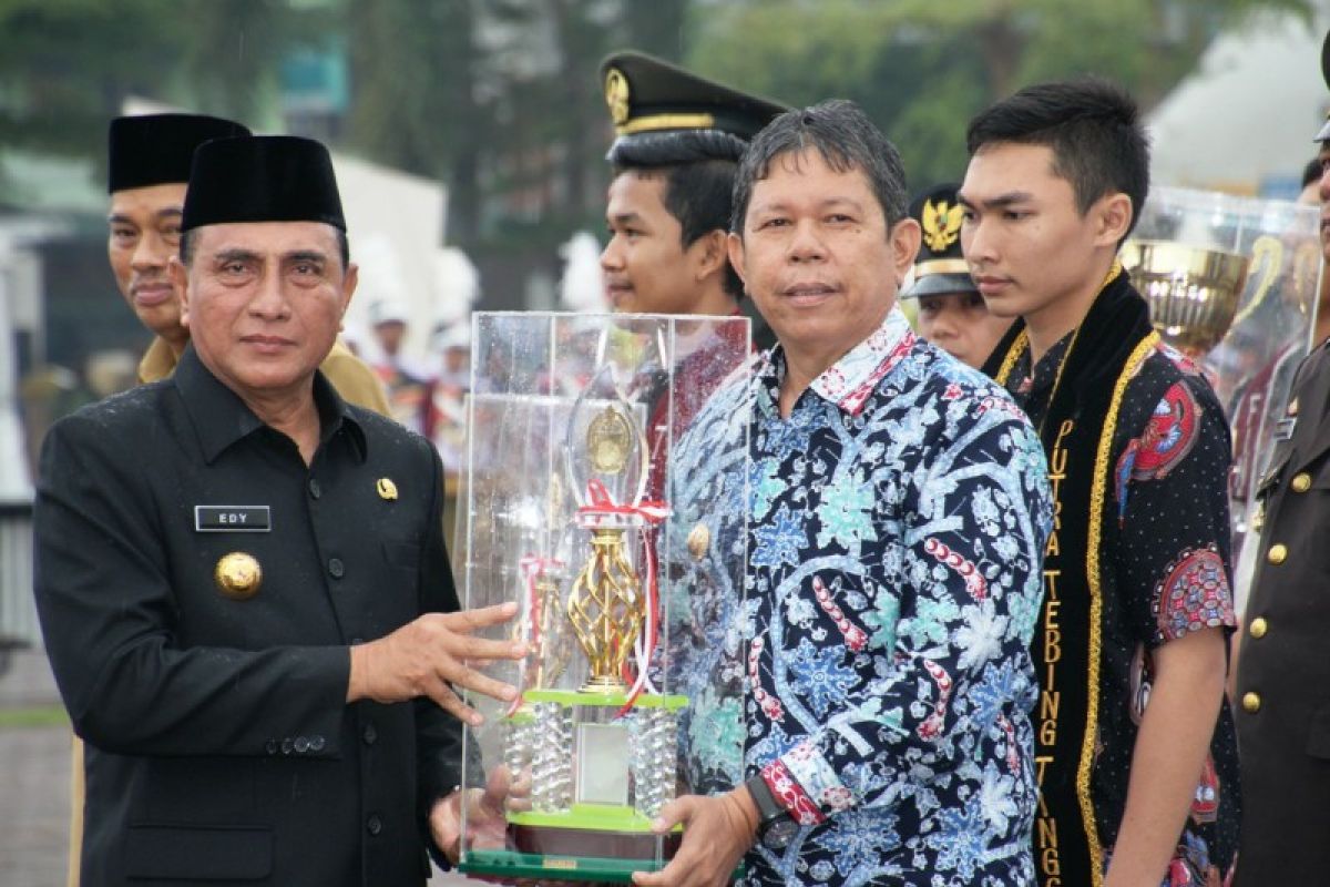 Wali Kota Pematangsiantar pembina kecamatan terbaik tingkat Sumut