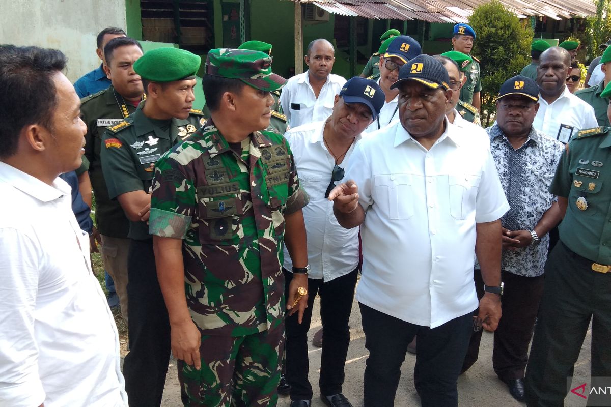 Wamen PUPR meninjau asrama Korem 181/PVT Sorong