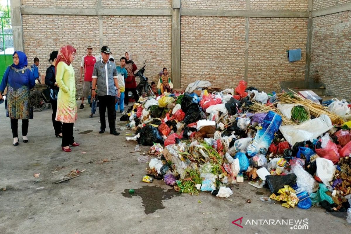 Sidak depo sampah bau, Komisi II DPRD Kotim beri solusi