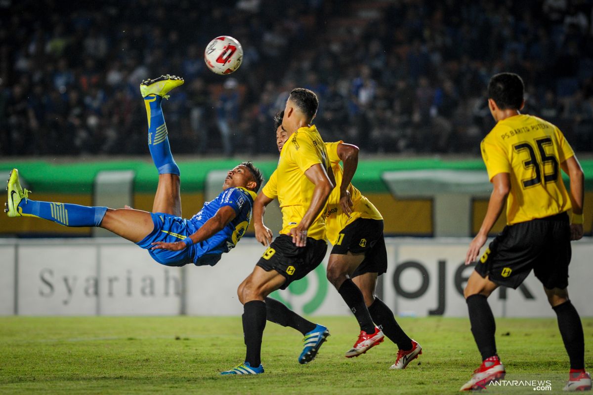 Laga persahabatan Persib vs Barito berakhir dengan skor 2-1