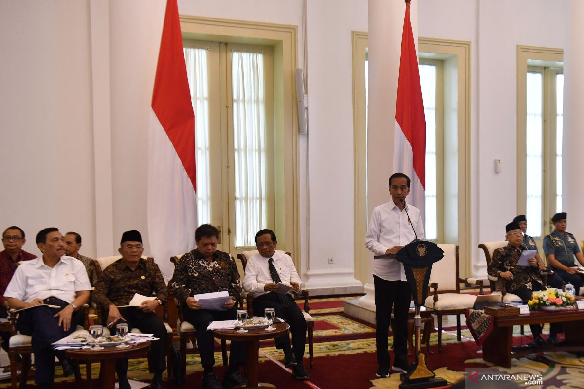Presiden Jokowi perintahkan kementerian percepat realisasi belanja