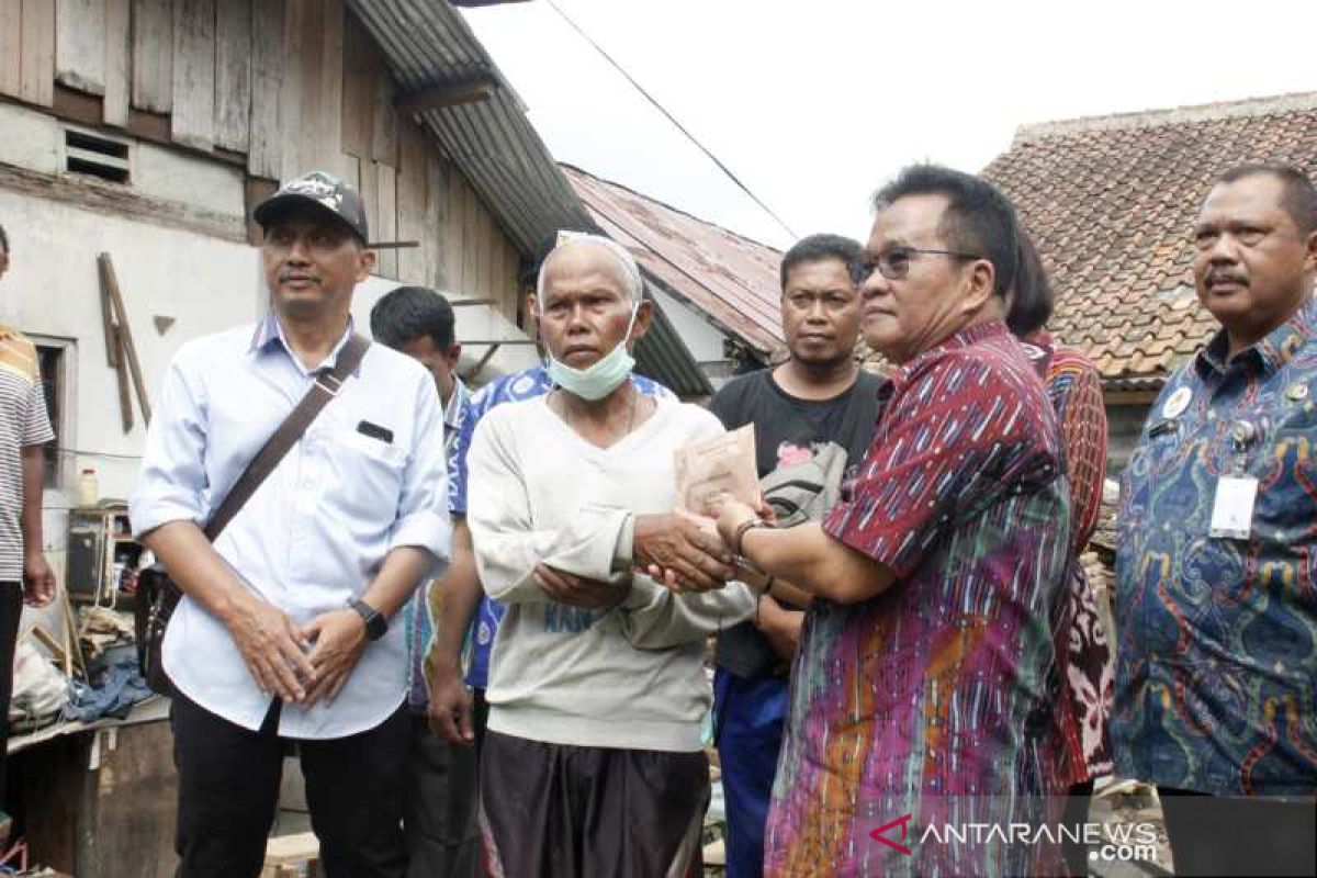Baznas Kota Magelang salurkan bantuan korban pohon tumbang
