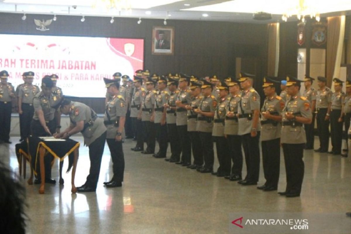 Kepercayaan publik terhadap KPK anjlok urutan ke-5, TNI ke-1 dan Polri ke-2