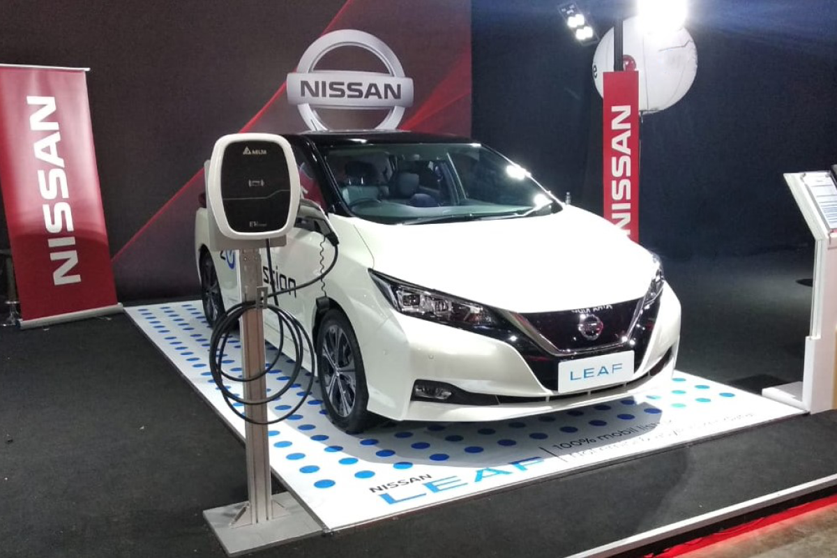 Cara Nissan kenalkan mobil listrik Leaf